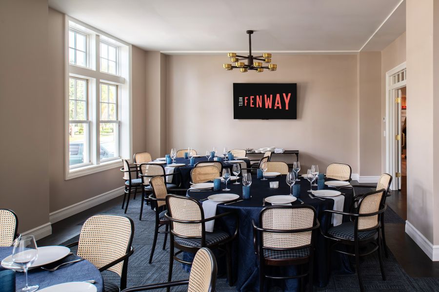 Hew Parlor & Chophouse 10
